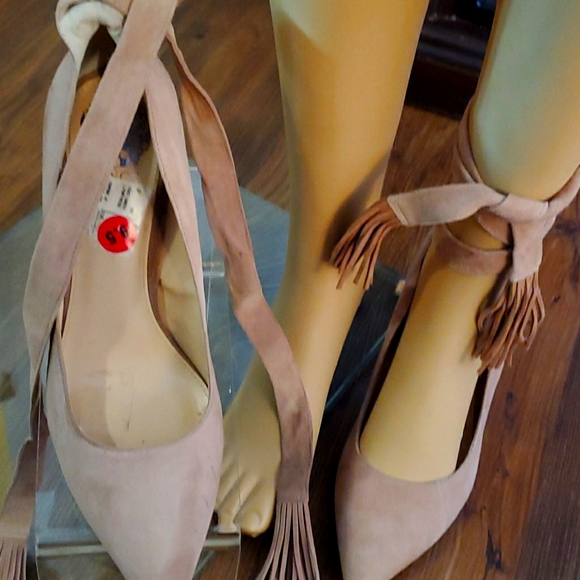 BEAUTIFUL PINK SUEDE Vince Camuto "Nalani" 9.5 - Picture 3 of 10
